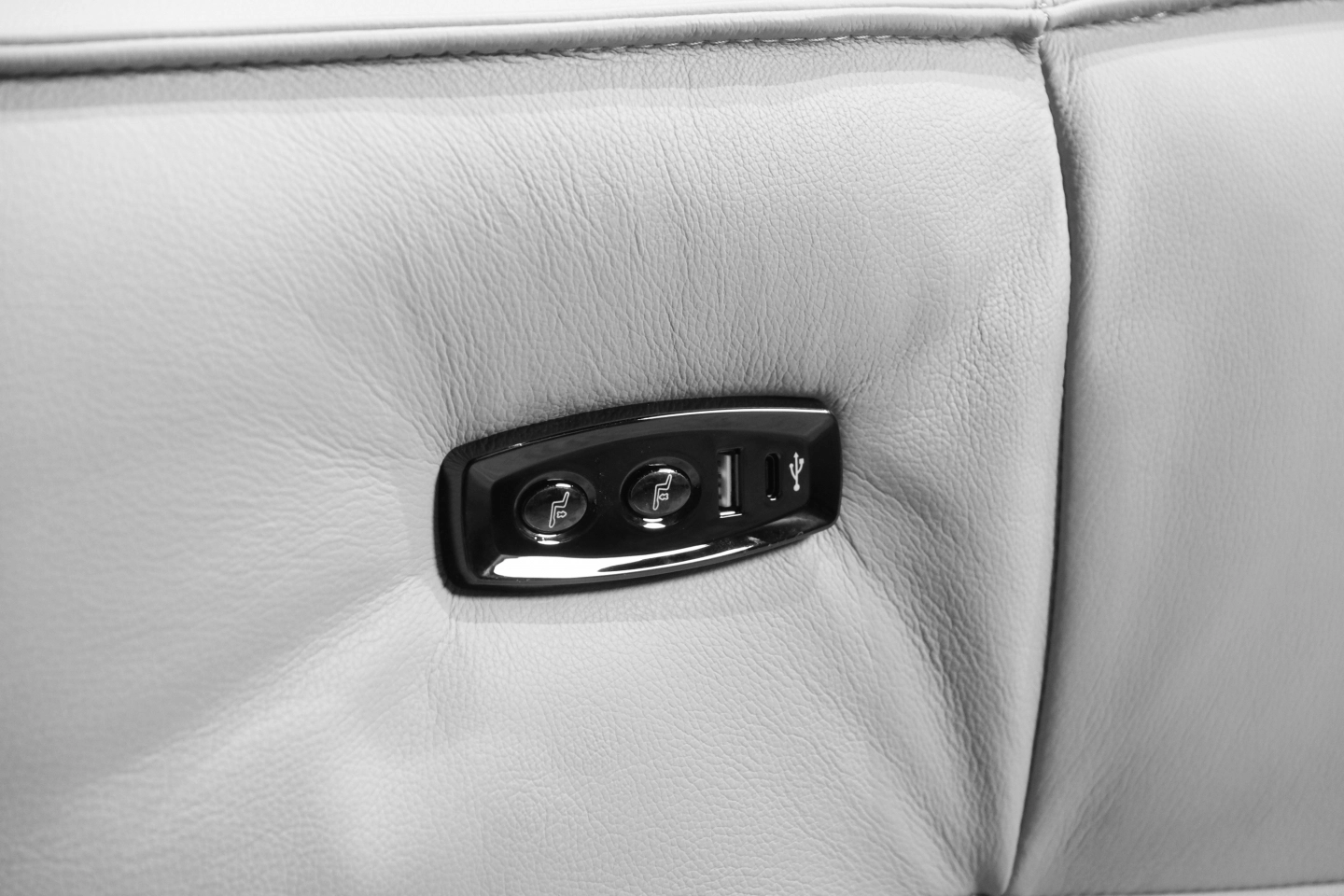 牛皮電動沙發扶手處伸縮含USB及Type-c充電孔