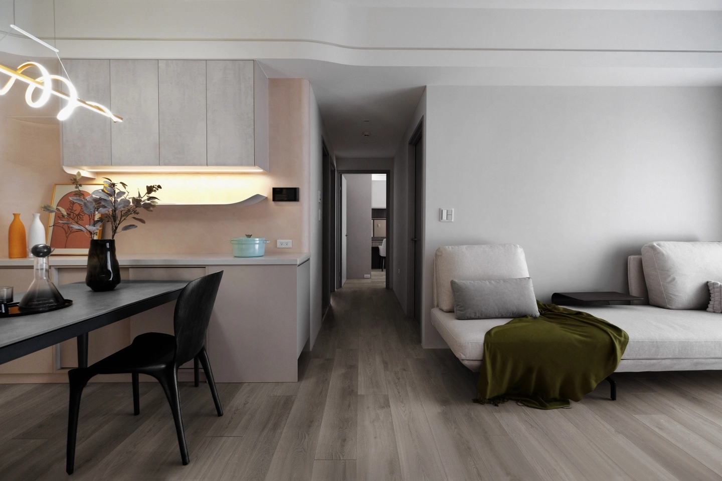 全實木餐椅搭配岩板餐桌與貓抓布沙發