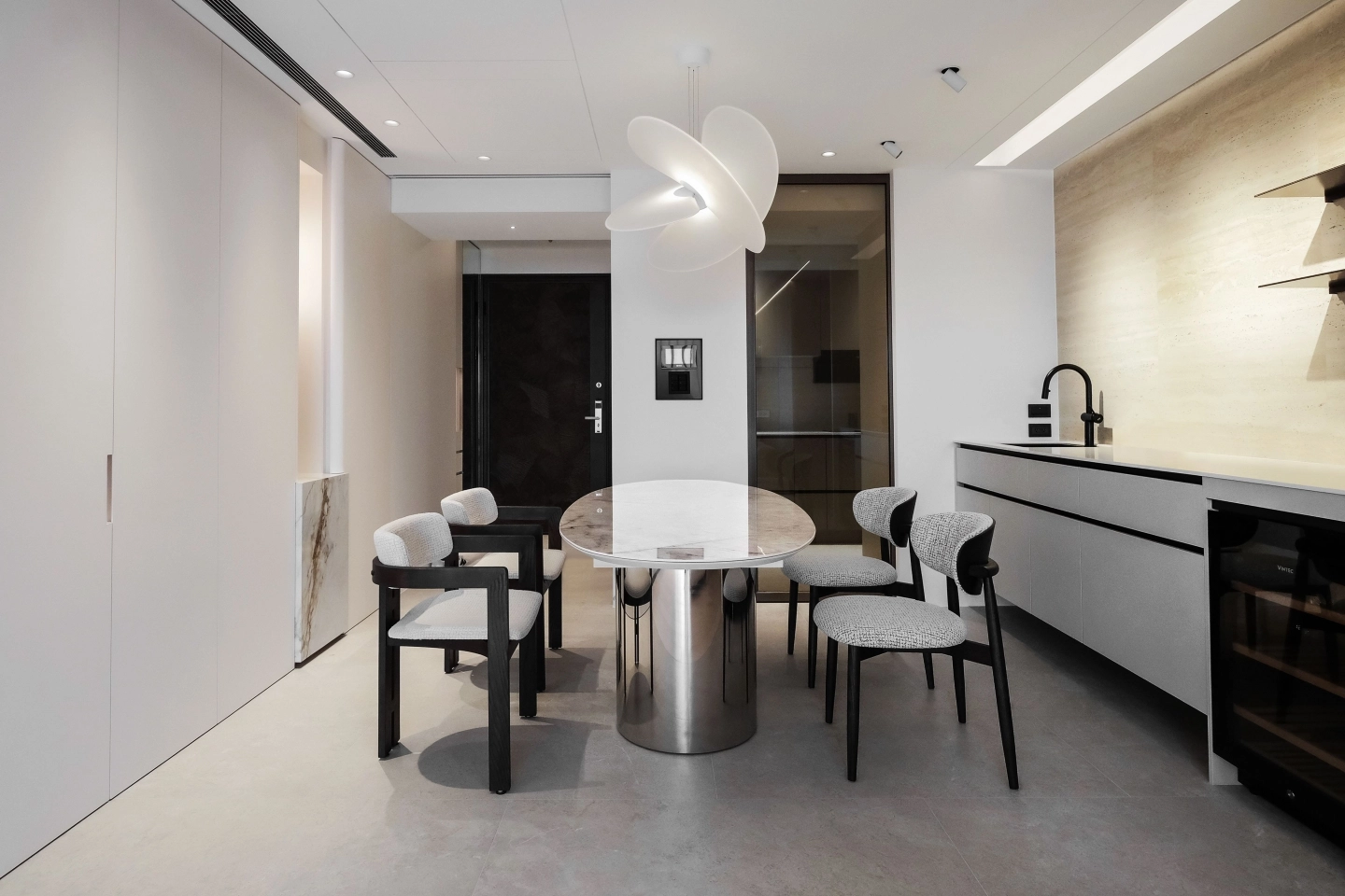 北美梣木餐椅搭配布料坐墊款式