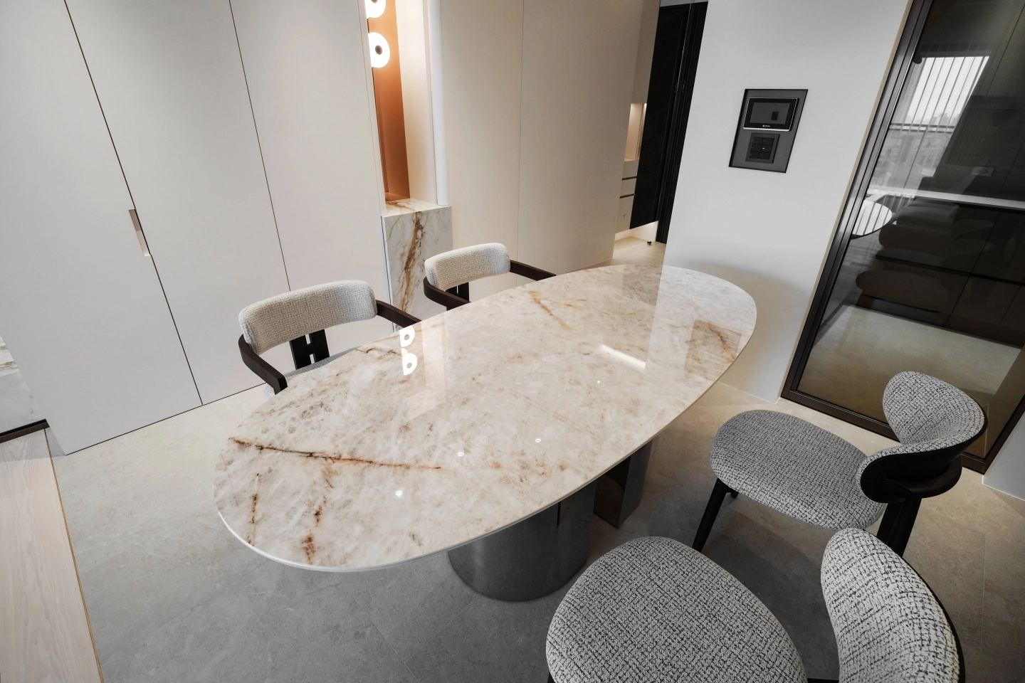 義大利製造陶板餐桌桌面搭配實木餐椅款式