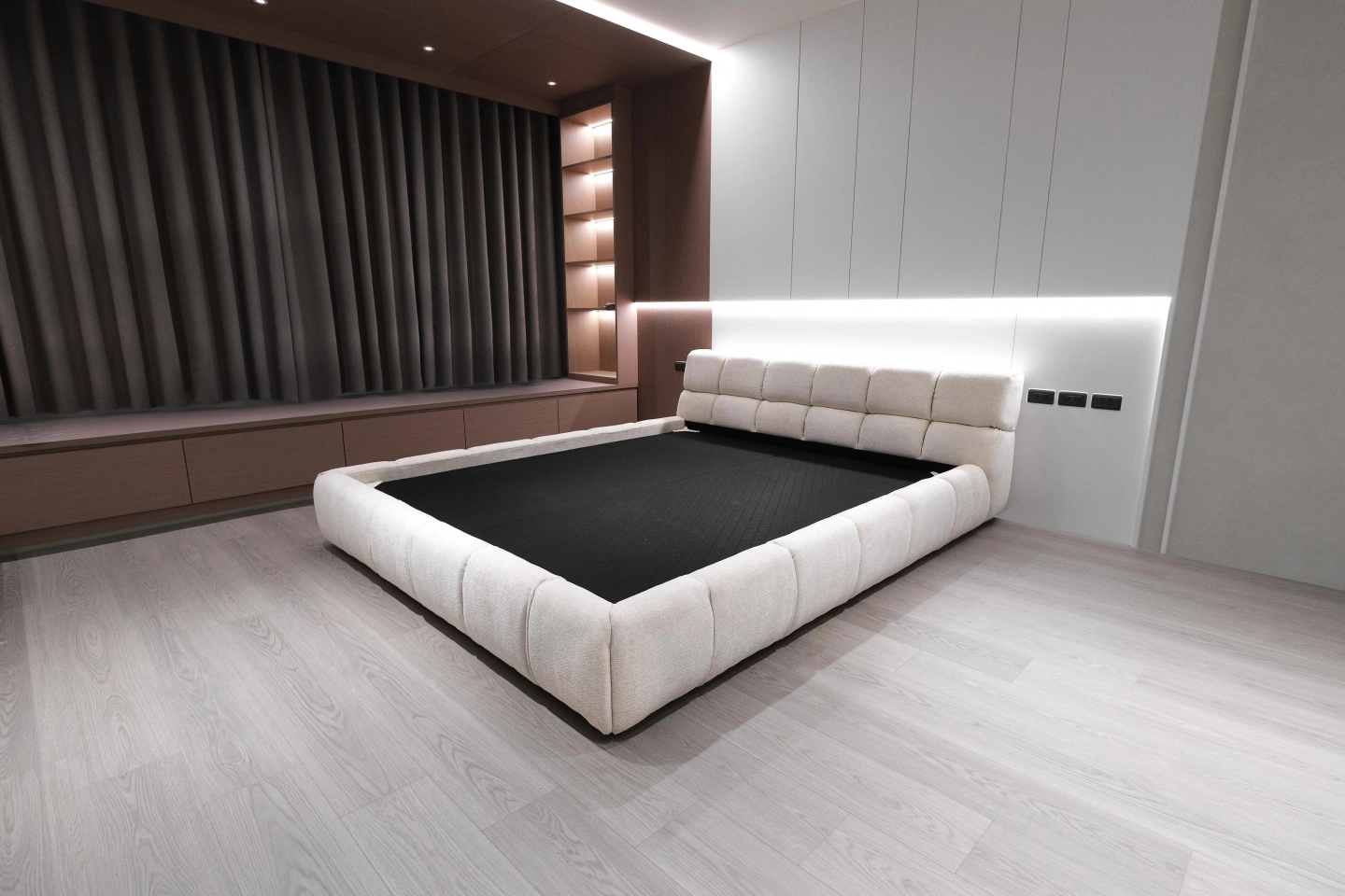 白色棉麻布雙人加大床架