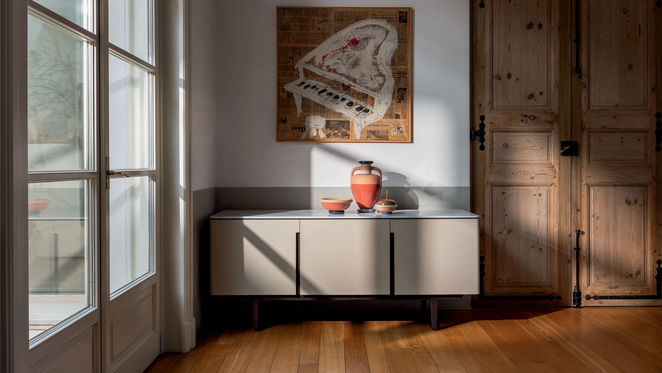 卡其色三櫃餐邊長櫃